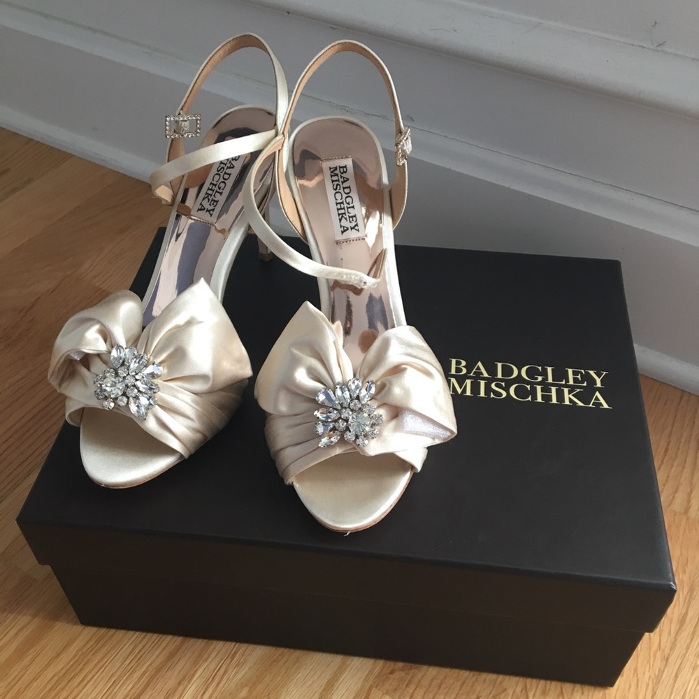 Badgley Mischka Ivory Samantha Heels